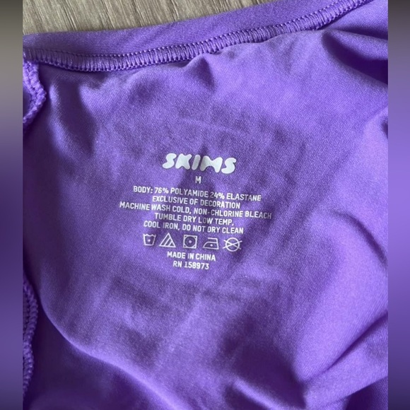 SKIMS fits everybody slip dress in ultra violet size medium - Picture 4 of 4